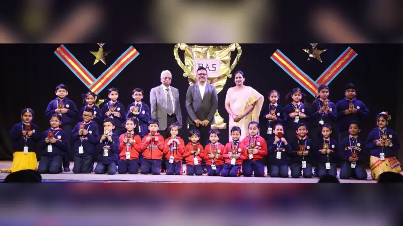 BOKARO NEWS: विभिन्न विधाओं में बेहतर करने वाले 175 विद्यार्थी सम्मानित
