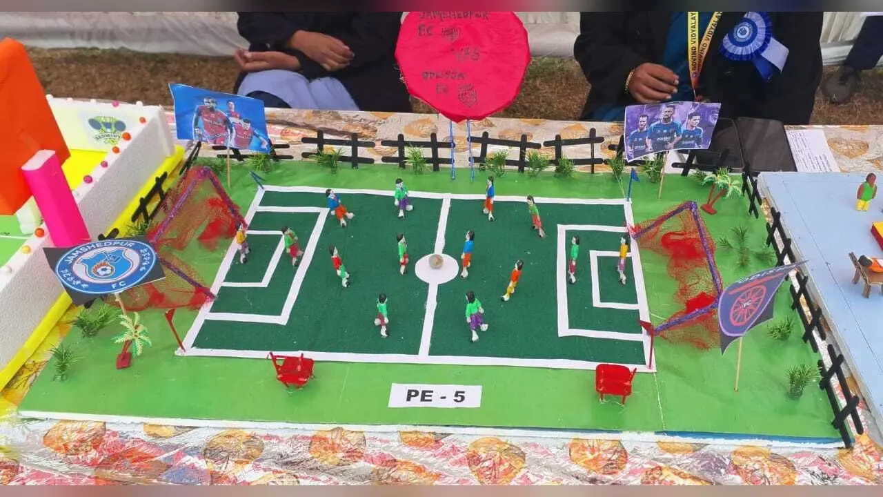 हस्तशिल्प प्रदर्शनी में छात्रों ने दर्शाया खेल का मैदान