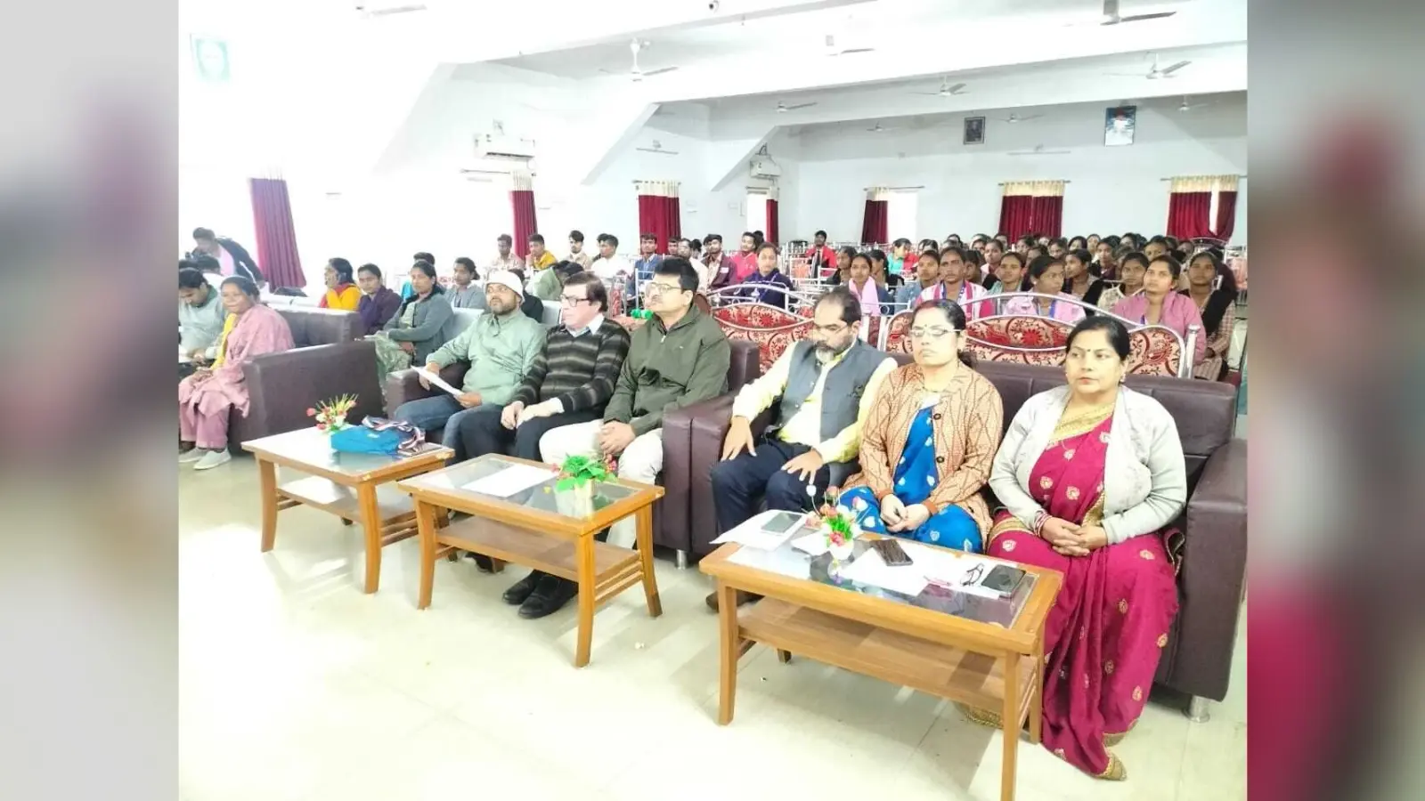 East Singhbhum : अधिकार चाहते हैं, तो कर्तव्य भी ईमानदारी से निभायें : प्रो इंदल पासवान