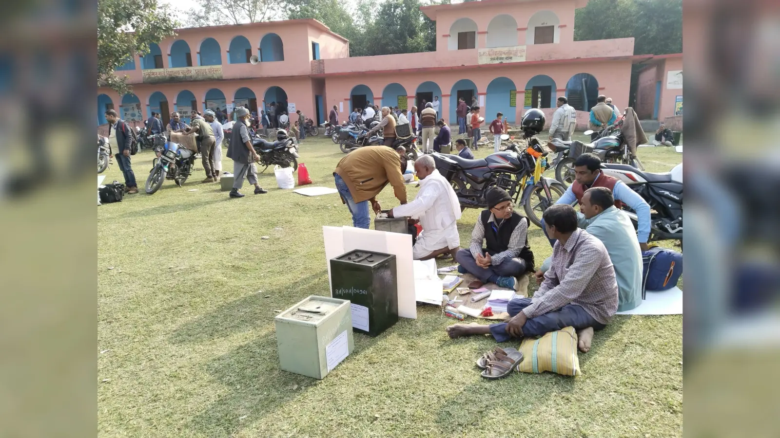 पैक्स अध्यक्ष व प्रबंधन समिति सदस्य चुनाव प्रचार में प्रत्याशियों ने झोंकी ताकत