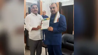 मंत्री से मिल बब्बू ने रखी पूर्णिया में विशिष्ठ आंख के अस्पताल की मांग