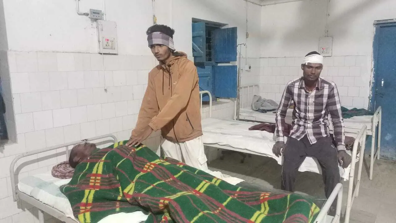 भूमि विवाद में जमकर मारपीट, एक की हालत गंभीर, रेफर