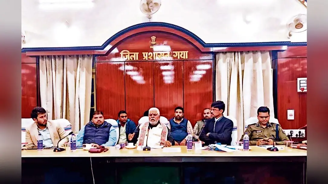 Gaya News : नगर निगम व्यवस्था करे कि किसी हाल में लोग नदी में कचरा न फेंकें : मंत्री