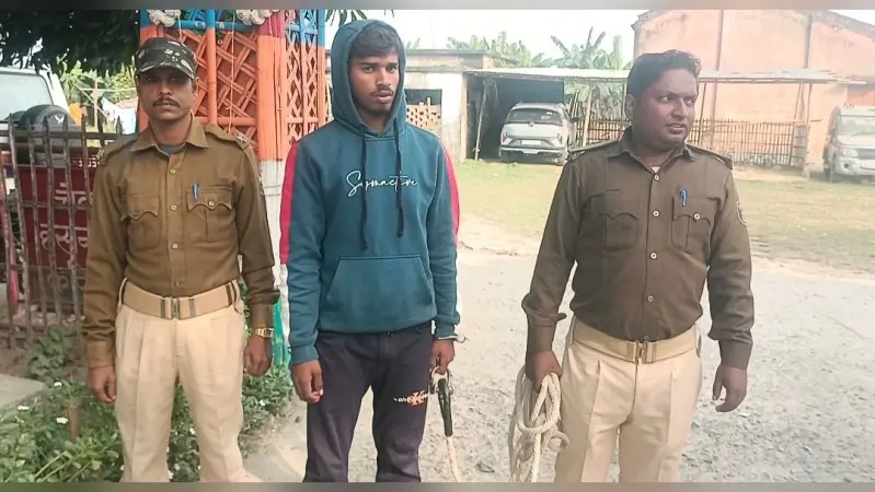 Katihar news : 206 ग्राम गांजा के साथ तस्कर गिरफ्तार, 21 चीलम भी पुलिस ने किया बरामद