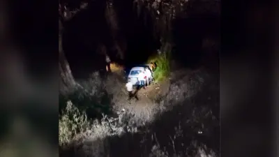नशे में धुत चालक कार को एलपी चैनल में लेकर कूदा