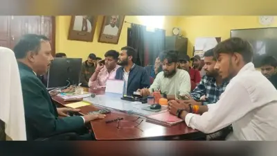 Giridih News :परीक्षा परिणाम में गड़बड़ी को ले प्राचार्य से मिले एबीवीपी के कार्यकर्ता