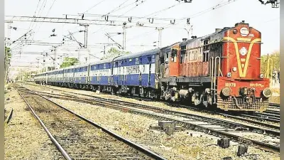 DHANBAD NEWS : आठ घंटे विलंब से पहुंची भुवनेश्वर-धनबाद स्पेशल, यात्री परेशान