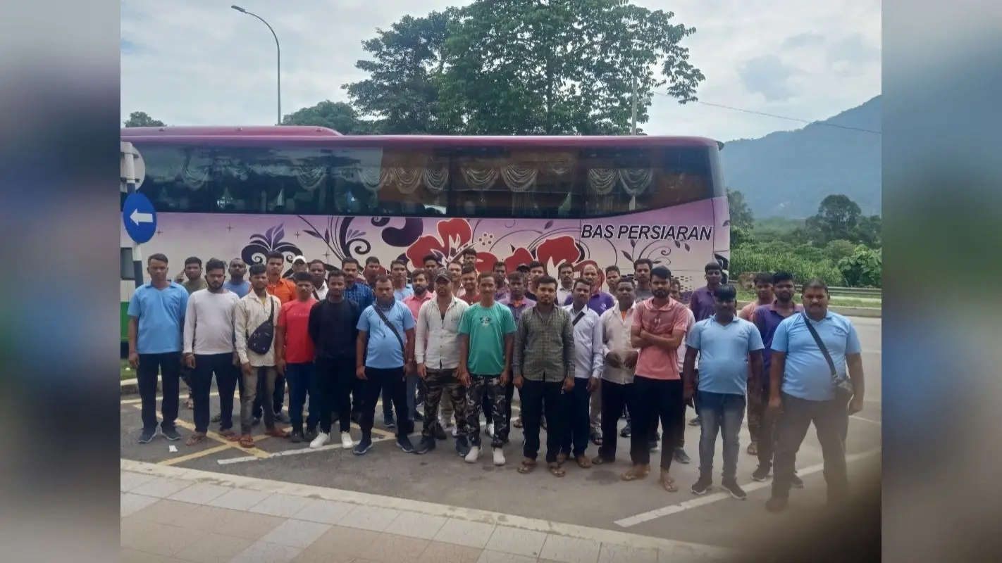Jharkhand News : मलयेशिया में फंसे झारखंड के 52 मजदूर पहुंचे भारतीय दूतावास