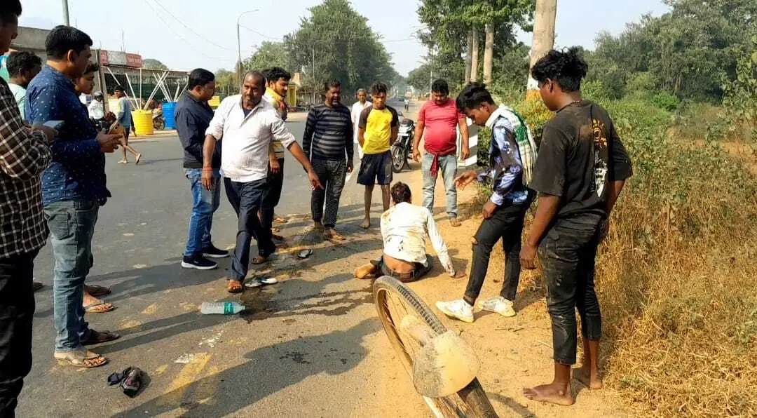 Accident : बाइक की चपेट में आकर साइकिल सवार जख्मी