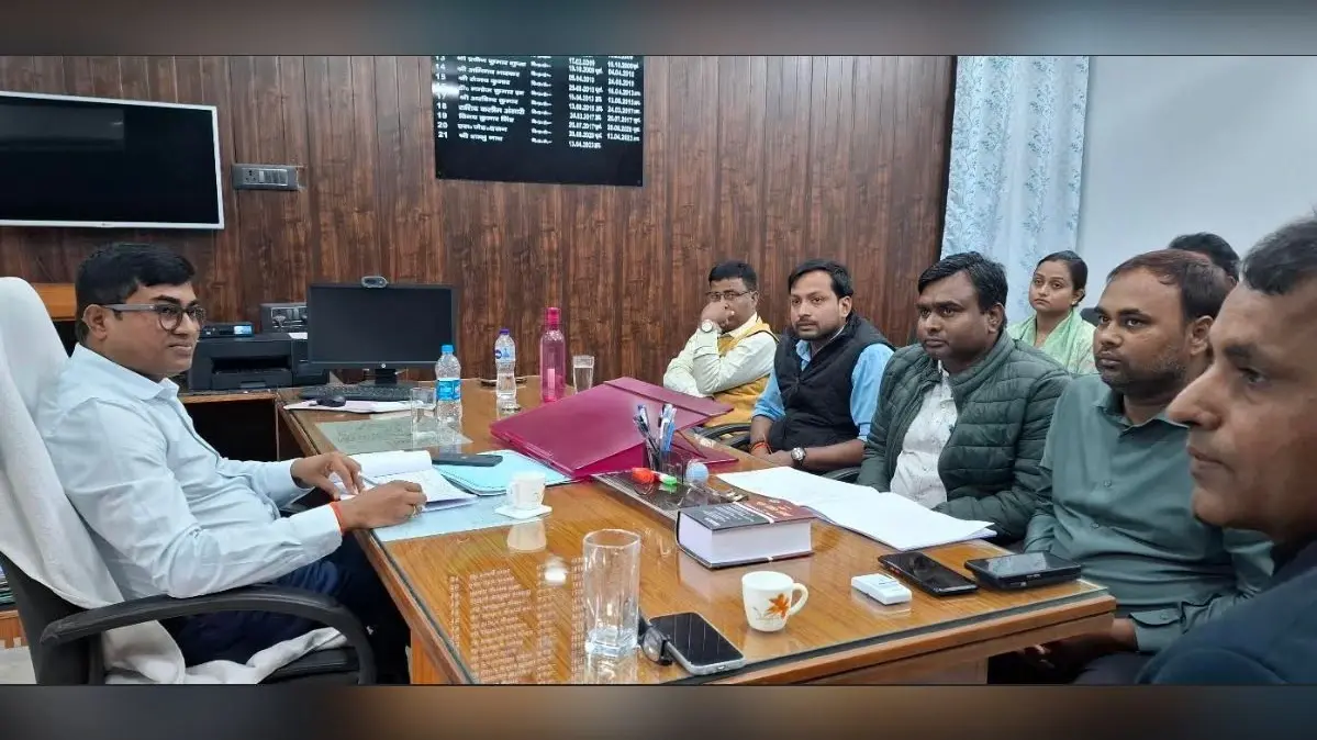 आरडीडब्ल्यू के कार्यों की सचिव ने की समीक्षा