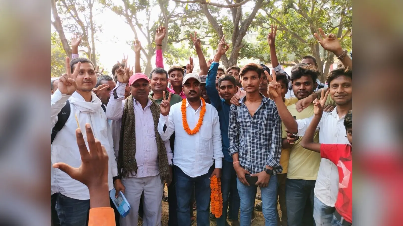 बथनाहा : अधिकांश पैक्सों में पुराने चेहरों को फिर मिला मौका