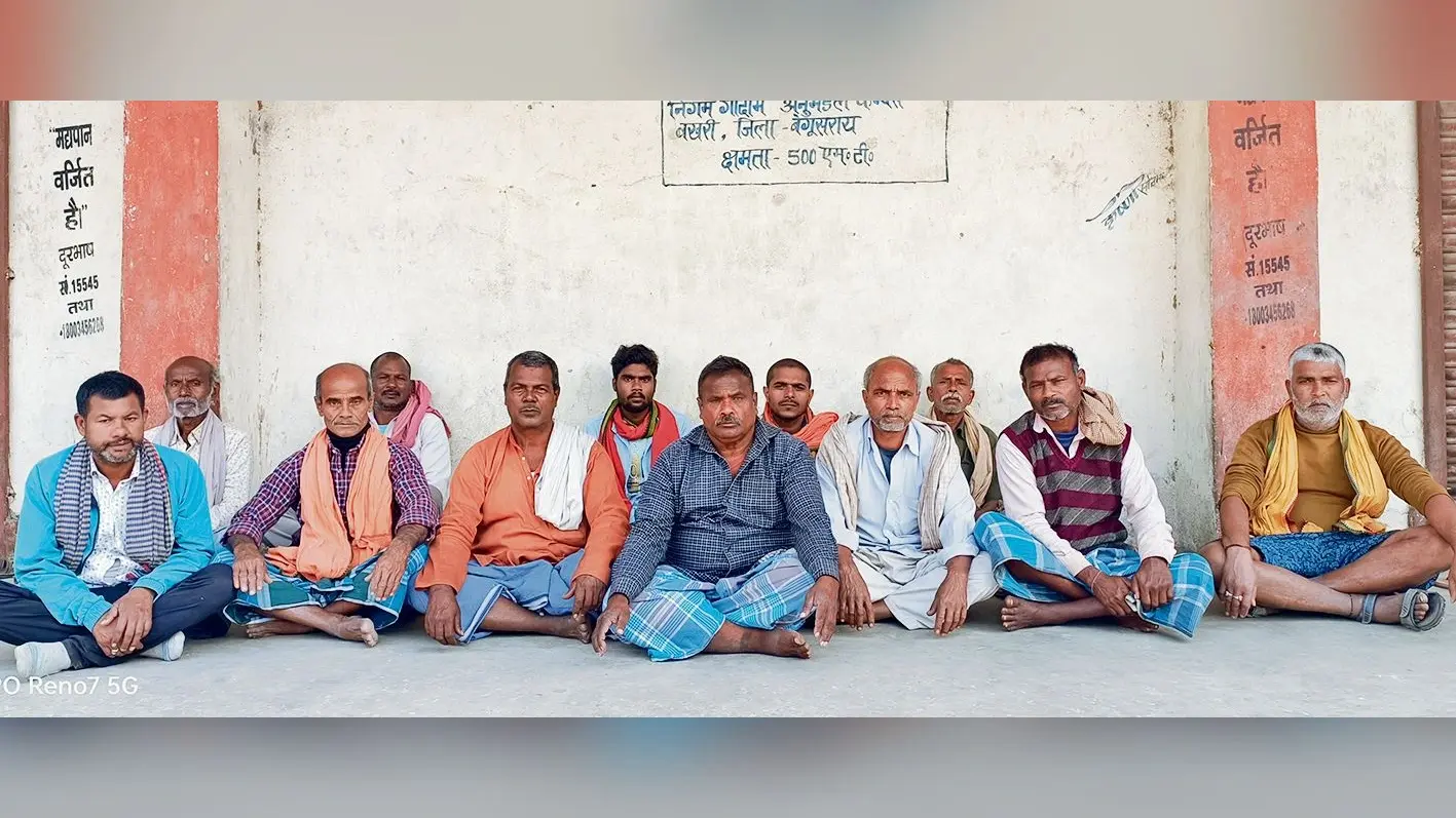 विभिन्न मांगों को लेकर मजदूरों ने किया हड़ताल