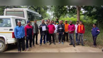 East Singhbhum : बागजांता माइंस के ठेका मजदूरों ने रोजगार की मांग पर किया चक्का जाम
