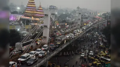 Patna News : घंटों जाम में फंसी रहीं गाड़ियां, स्कूली बच्चे भी दिखे परेशान