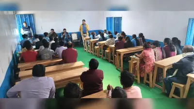 जिला निबंधन व परामर्श केंद्र की टीम ने छात्र-छात्राओं को योजना की दी जानकारी