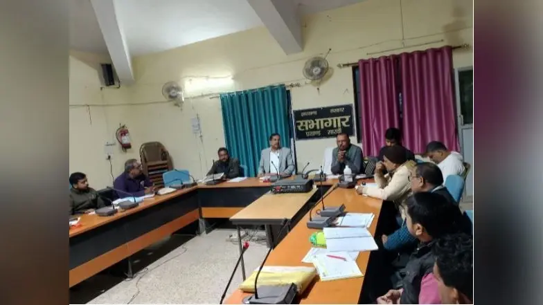 लंबित आवास को अविलंब करें पूर्ण : बीडीओ