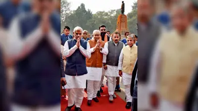 राज्यपाल व मुख्यमंत्री ने अर्पित की श्रद्धांजलि