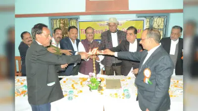 Deoghar news : अधिवक्ता दिवस पर 70 अधिवक्ताओं को तिलक सेवा समिति ने किया सम्मानित