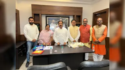 मंत्री डॉ दिलीप जायसवाल का जन्मदिन धूमधाम से मनाया