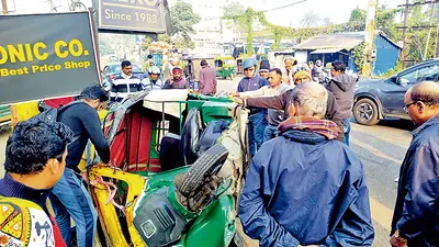 ट्रक-ऑटो में टक्कर, एक की मौत, एक घायल