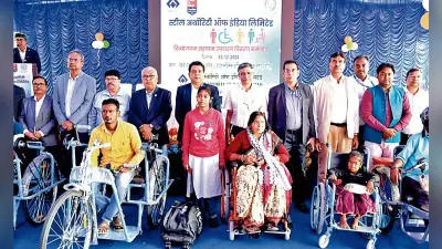 दिव्यांगजनों व वरिष्ठ नागरिकों को दिये सहायक उपकरण