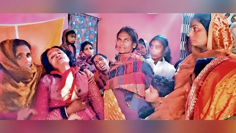 gopalganj news : शादी समारोह से लौट रहे चौकीदार की चाकू घोंपकर हत्या, बाइक व मोबाइल की लूट