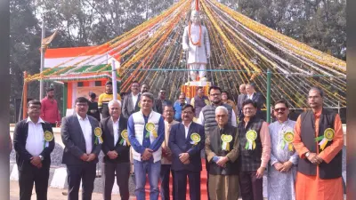 BOKARO NEWS: डॉ राजेंद्र प्रसाद के बताये मार्ग पर चलने का लें संकल्प : तिवारी