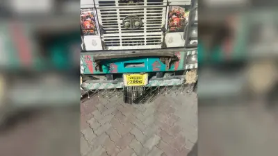 Giridih News: पुलिस ने जब्त किया अवैध गिट्टी लदा ट्रक
