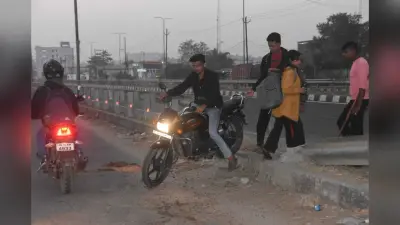 DHANBAD NEWS : अंधेरा व तेज रफ्तार की वजह से आठ लेन बन गयी हादसों की सड़क