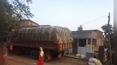 BOKARO NEWS : डुमरी विधायक पर पकड़े गये धान लदे ट्रक को छोड़वाने का आरोप, इनकार