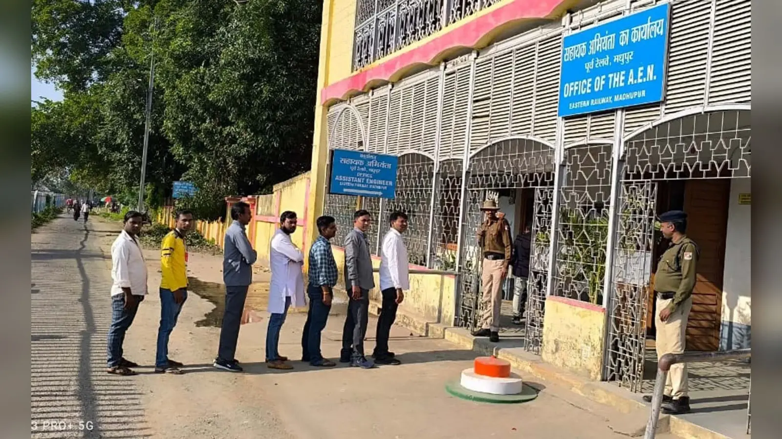 रेलवे यूनियन के चुनाव में रेल कर्मियों ने मतदान में बढ़-चढ़कर लिया हिस्सा, रही गहमागहमी
