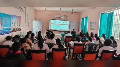 Jamshedpur news. जिले के सीएचओ सहित स्वास्थ्यकर्मियों को दी गयी परिवार नियोजन की जानकारी
