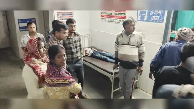 बस की ठोकर से बाइक सवार दंपती समेत तीन घायल, बच्ची की मौत