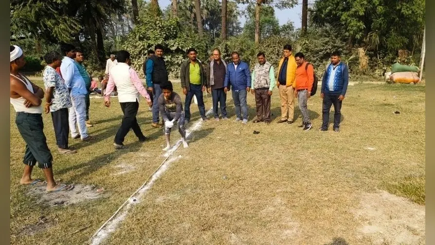 उजियारपुर के 22 पंचायतों में 24 खेल मैदान निर्माण कार्य शुरू