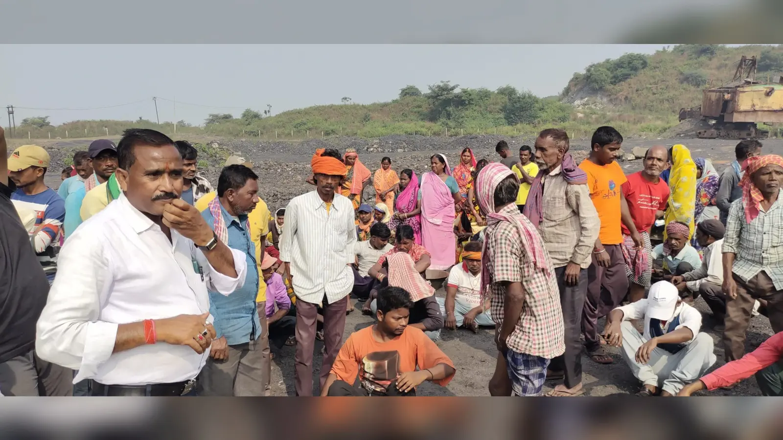 Giridih News: रोड सेल में उत्पादन का 30 फीसदी कोयला देने की मांग, लोडिंग मजदूरों ने प्रबंधन से लगाई गुहार