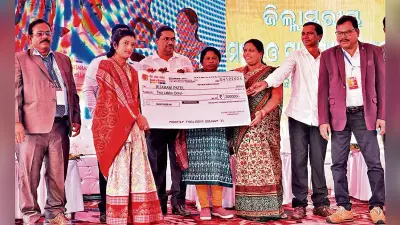 Sundergarh News: मत्स्य एवं पशुधन विभाग की कल्याणकारी योजनाओं से जीवन सुधारें किसान : जिलाधीश