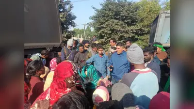 Accident : हाइवा से बाइक सवार दंपती बाल-बाल बचे, आक्रोश में चार घंटे सड़क जाम