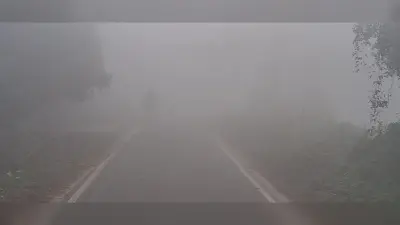 ठंडी में हुई बढ़ोतरी, कुहासे से लोग परेशान