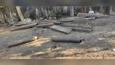 सफाई में मिले गर्डर पर बीडीओ व ठेकेदार ने किये अपने-अपने दावे