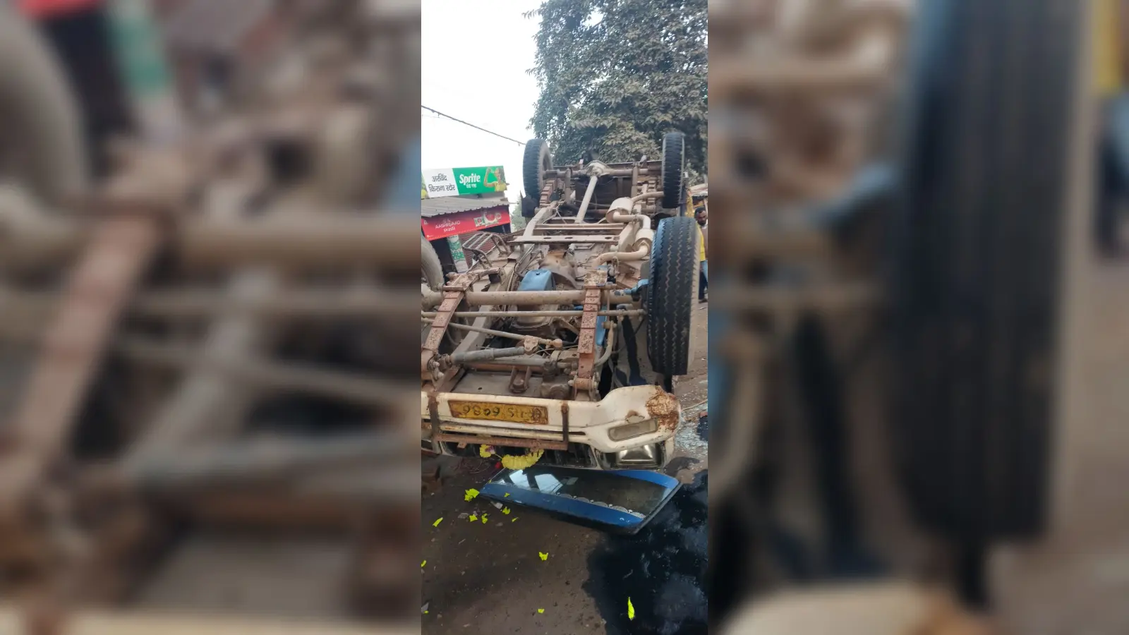 डीजे लदा पिकअप पलटा, तीन मासूम सहित आधा दर्जन घायल, भर्ती