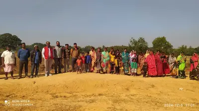 Giridih News: आवाजाही के पुराने रास्ते पर वन विभाग के खोद डाली पिट, ग्रामीणों में रोष
