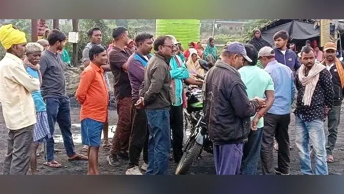 BOKARO NEWS : लोकल सेल की 17 ट्रकें कोल डंप से खाली लौटे, 2800 मीट्रिक टन कोयले की वैलिडिटी खत्म