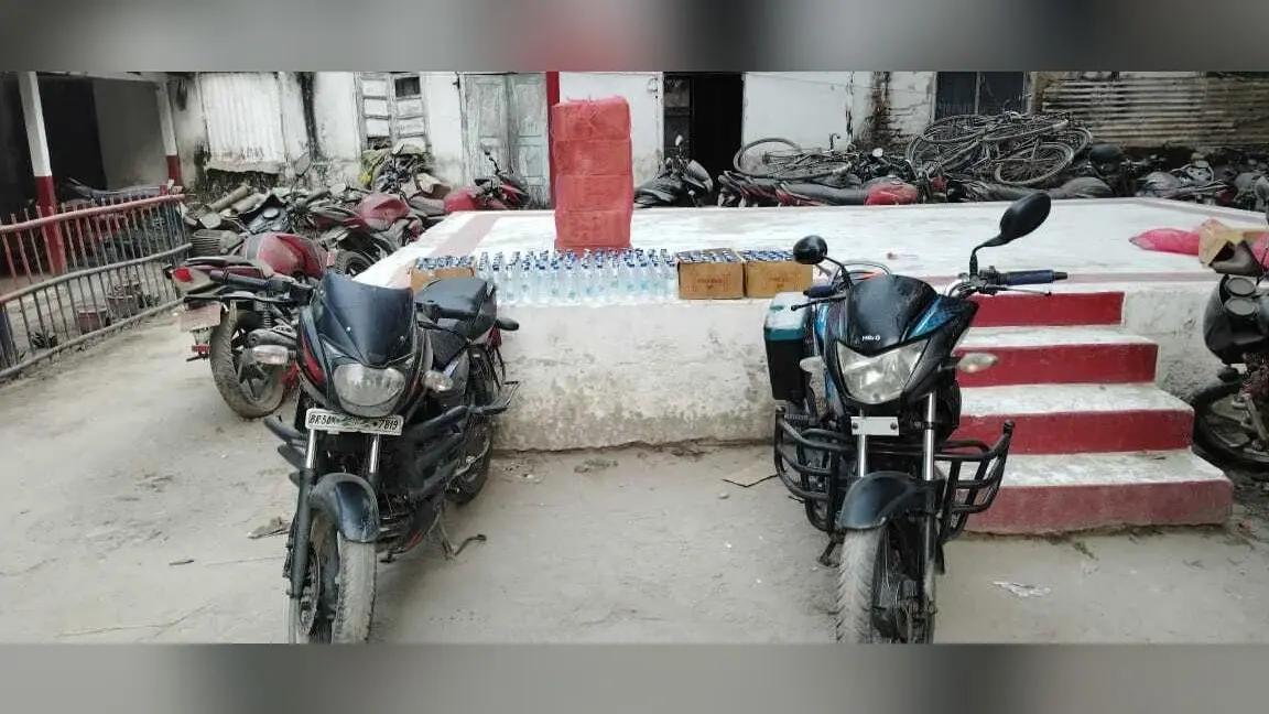 378 बोतल नेपाली शराब के साथ दो बाइक जब्त