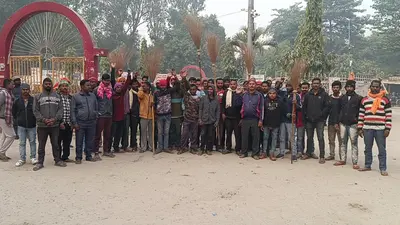 भुगतान की मांग को लेकर स्वच्छता कर्मियों ने किया प्रदर्शन, सफाई कार्य से अपने आप को किया अलग