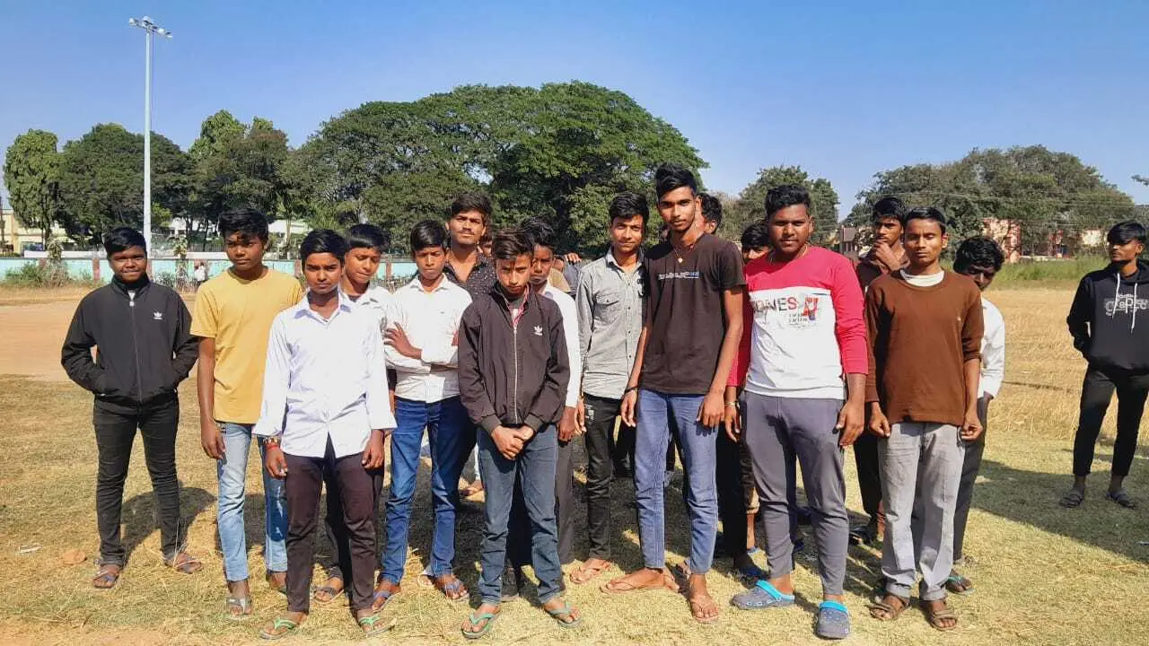 75 % से कम अटेंडेंस वाले विद्यार्थियों ने किया प्रदर्शन, परीक्षा फॉर्म भरने देने की मांग