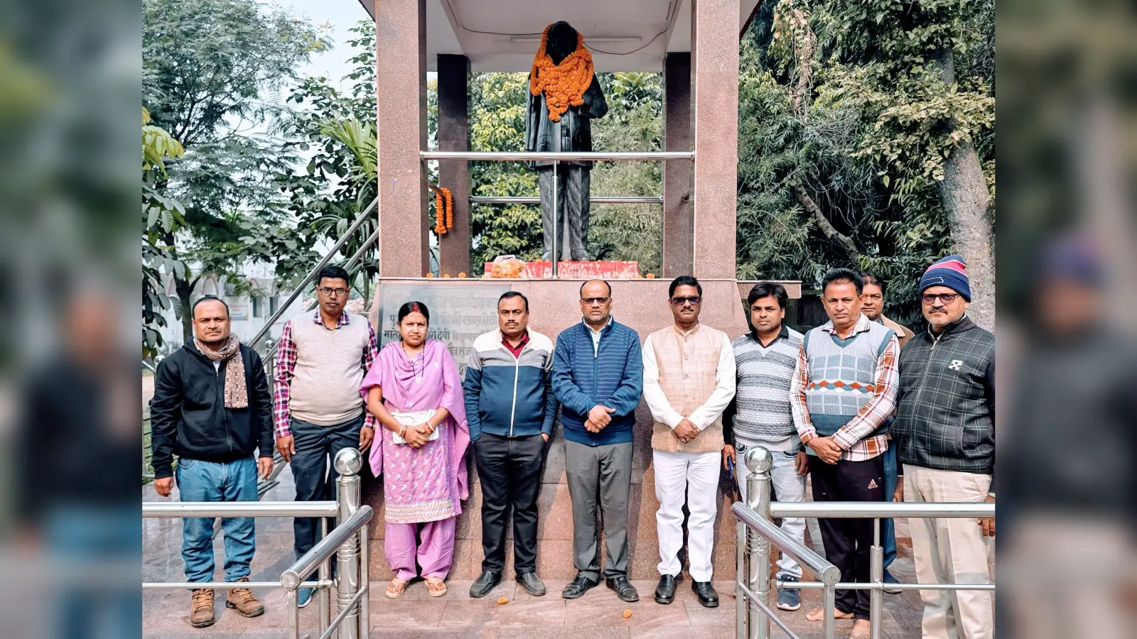 पुण्यतिथि पर डा भीमराव अंबेडकर की प्रतिमा पर किया माल्यापर्ण,दी गयी श्रद्धांजलि