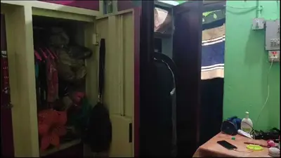 रेलवे क्वार्टर में घुसकर रेलकर्मी की पत्नी से हथियार के बल पर लाखों की लूट