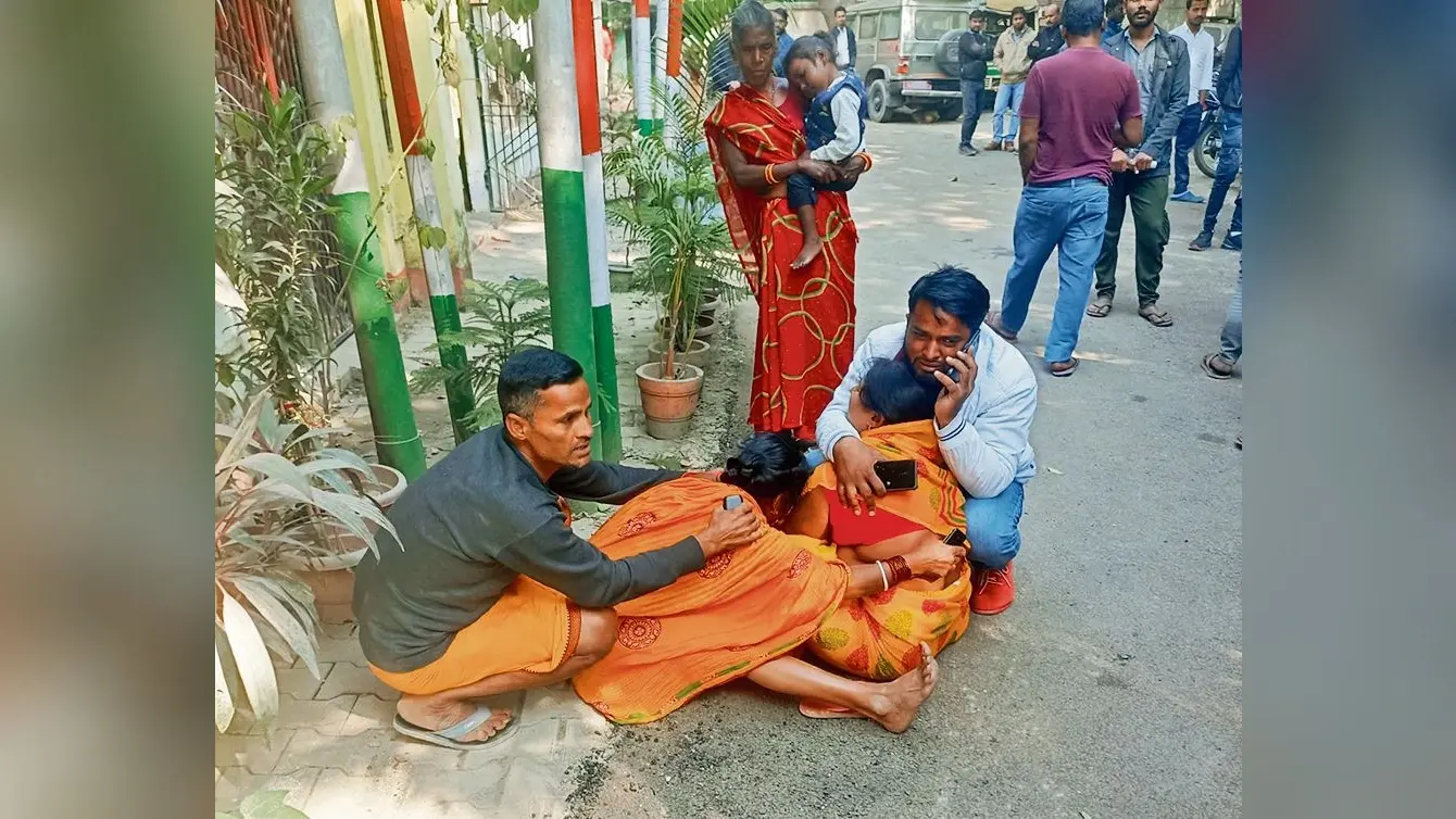 hajipur news. अज्ञात वाहन की ठोकर से बाइक सवार युवक की गयी जान, विरोध में जाम