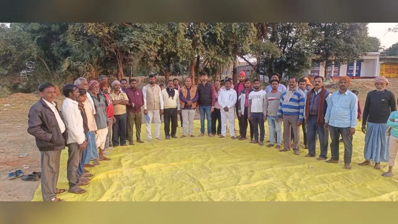 Giridih News :ग्रामीणों ने की बैठक में सरकारी भूमि कब्जा मुक्त करने की मांग