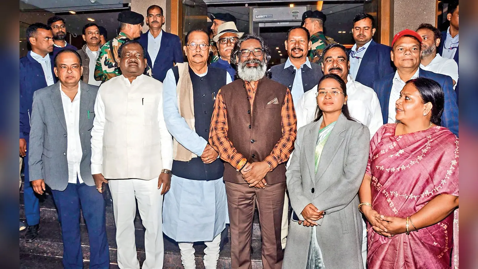 Jharkhand Cabinet News : मंत्रियों को सीएम की सलाह- विवादित कर्मियों को कार्यालय में न दें जगह